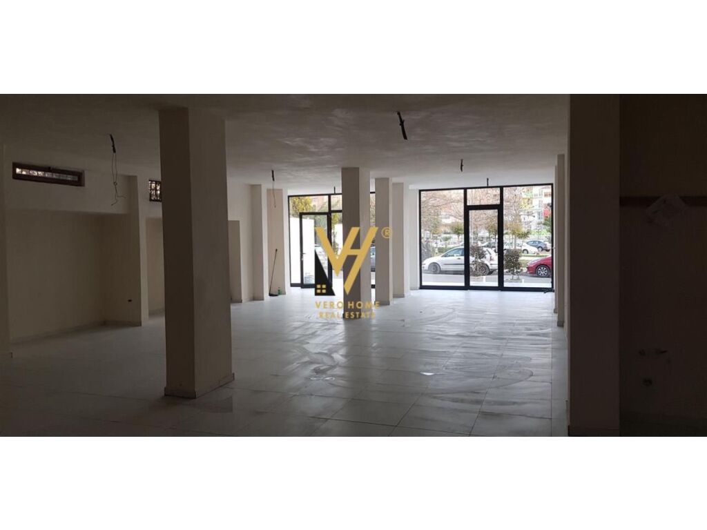 Jepet Ambient Biznesi me qera te Brryli 145 m2 3