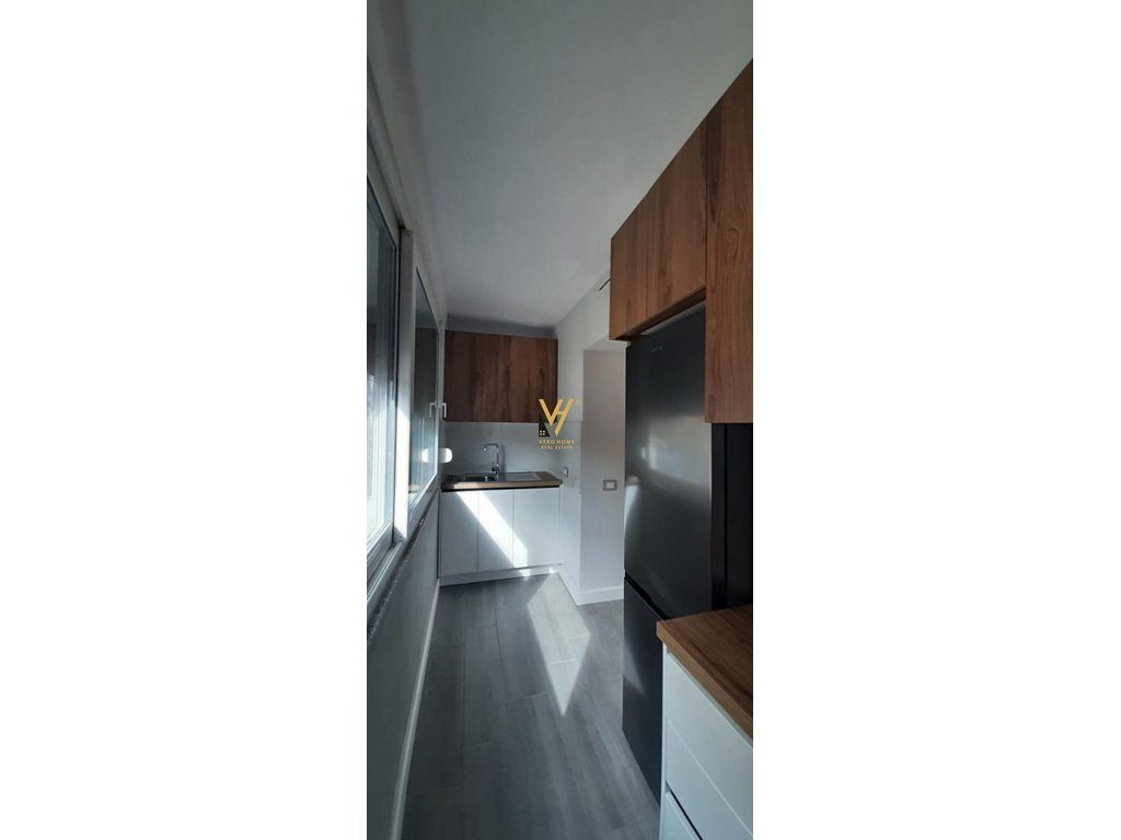JEPET ZYRE 59 M2 ME QERA TE SHKOLLA E KUQE 500 EURO 2