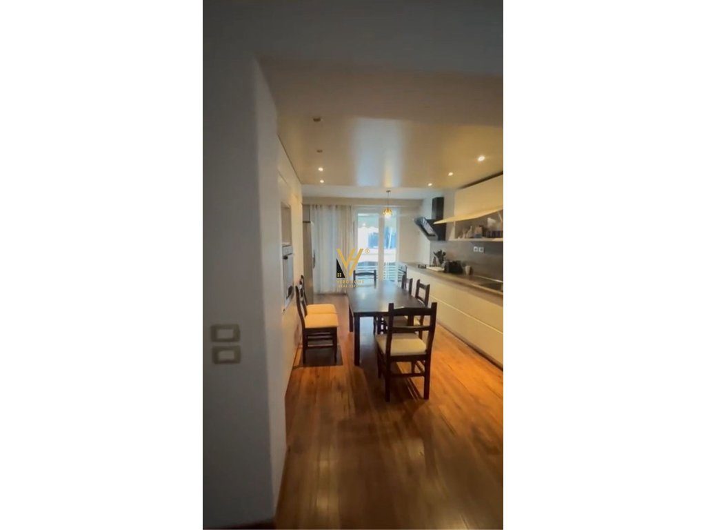 JEPET APARTAMENT 2+1+2 ME QERA TE RR.MARGARITA TUTULANI 100.000 LEKE 3
