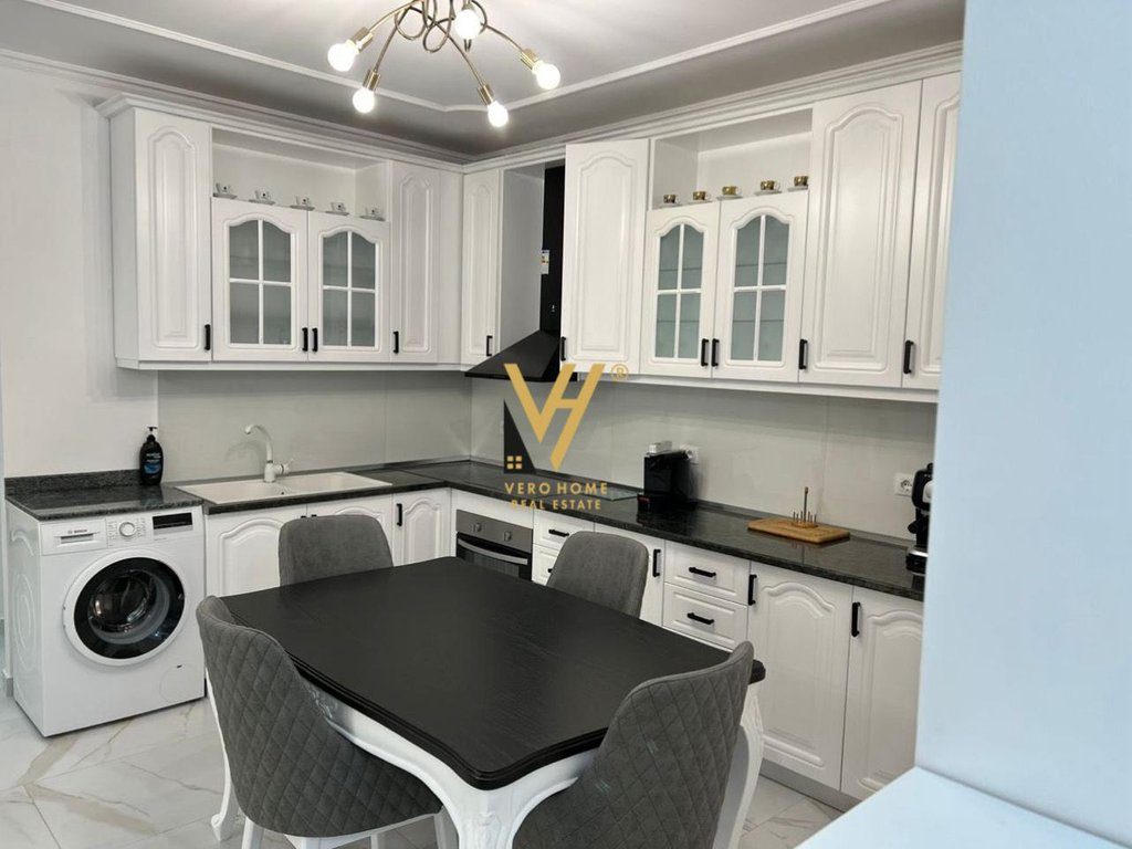 JEPET APARTAMENT 2+1+2+BLK ME QIRA TE SHESHI WILSON 1.200 EURO 2