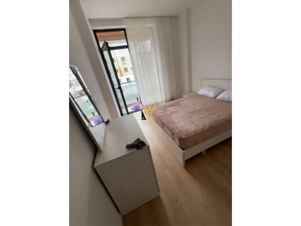 JEPET APARTAMENT 2+1+BLK ME QIRA TE STACIONI I TRENIT 700 EURO 2