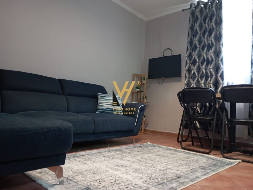 Jepet Apartament 1+1+ballkon me qera te Rruga Fortuzi 54 m2