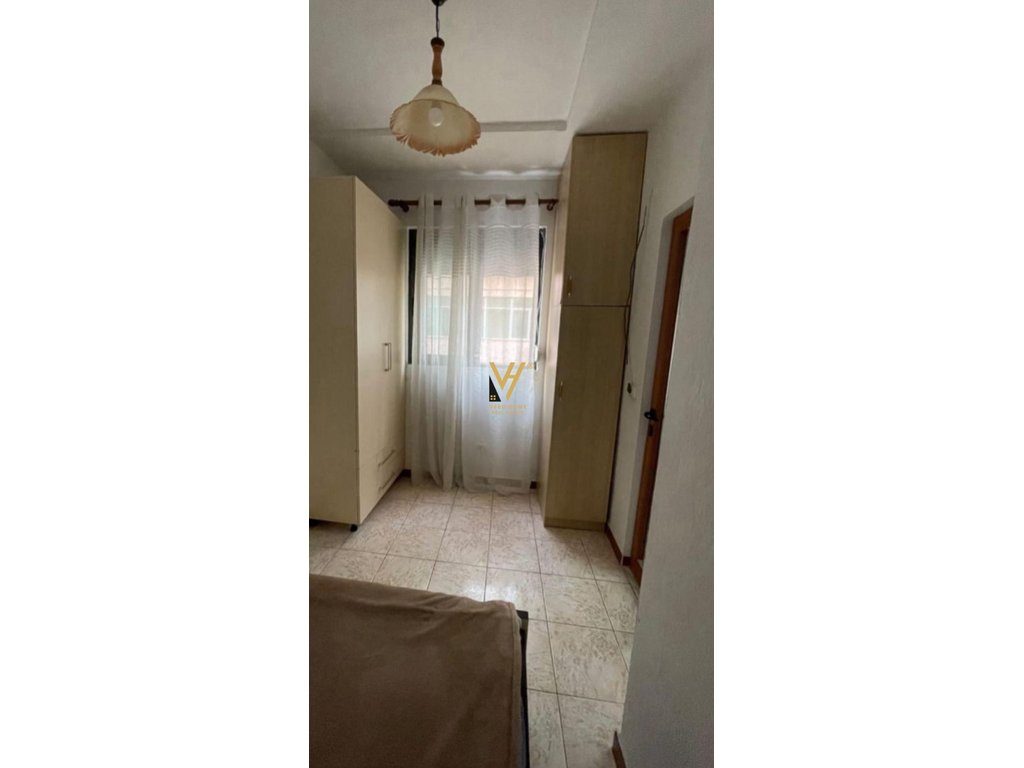 JEPET APARTAMENT 1+1 ME QERA NE MYSLYM SHYR 50.000 LEKE 4