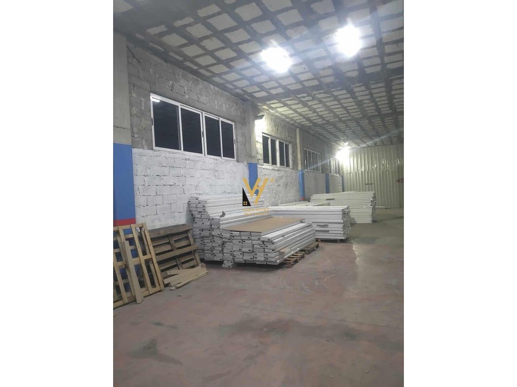 JEPET MAGAZINE 400 M2 ME QIRA NE VORE 120.000 LEKE