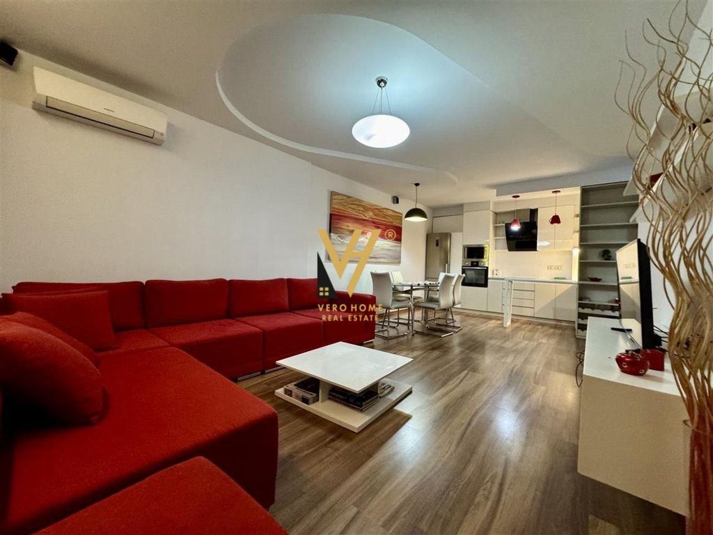 JEPET APARTAMENT 1+1+BLK ME QIRA TE KOMUNA E PARISIT 70.000 LEKE 2