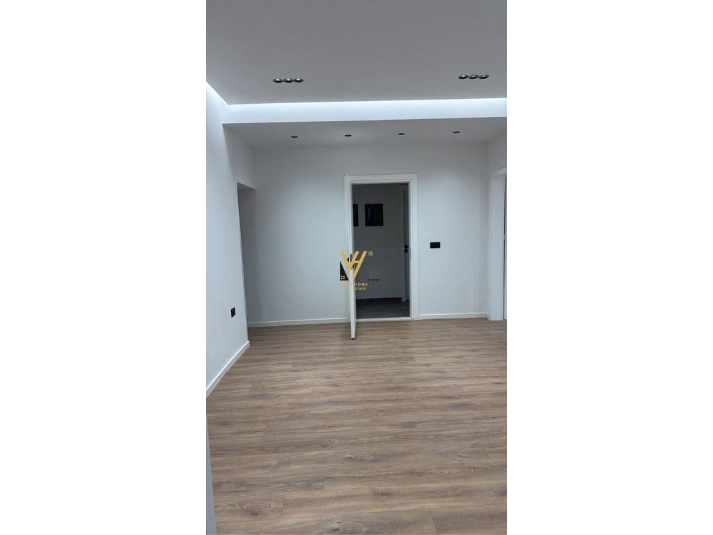 JEPET ZYRE 60 M2 ME QIRA TE KOMUNA E PARISIT 55.000 LEKE