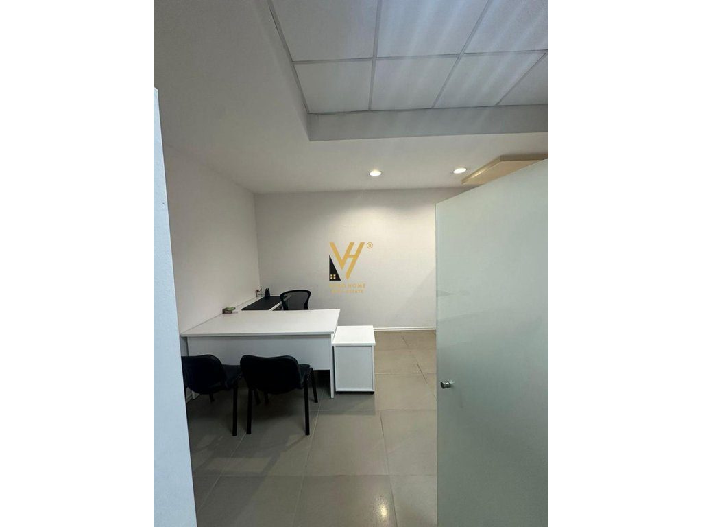 JEPET AMBIENT BIZNESI 1.000 M2 ME QERA PRANE HILTON, DELIJORGJI 7.000 EURO 3