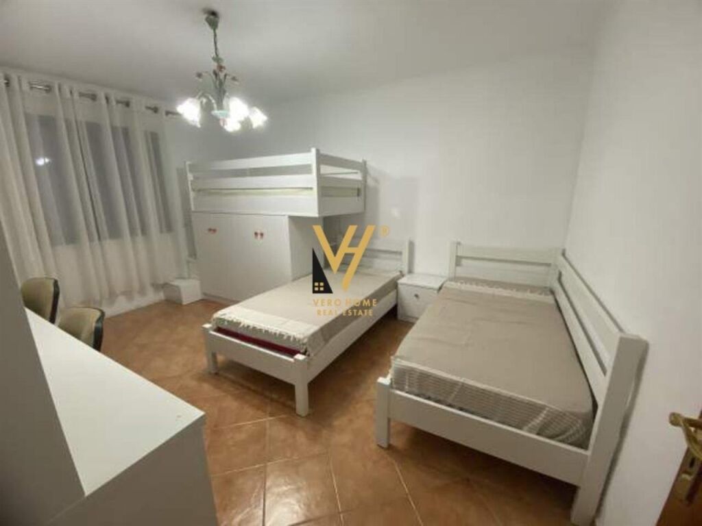 Jepet Apartament 3+1+ballkon me qera te Rruga Frosina Plaku 140 m2 3