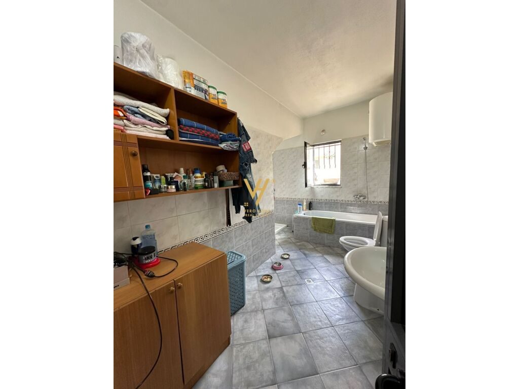 Shitet Vile tre Kateshe te Komuna e Parisit 340 m2 3