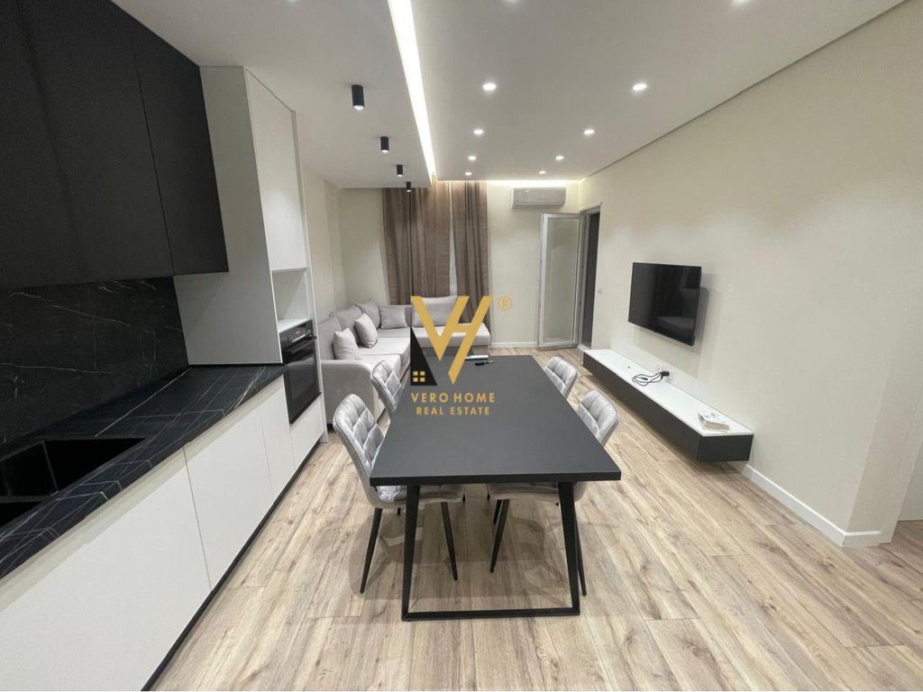 JEPET APARTAMENT 2+1 ME QERA TEK UNIVERS CITY 60.000 LEKE