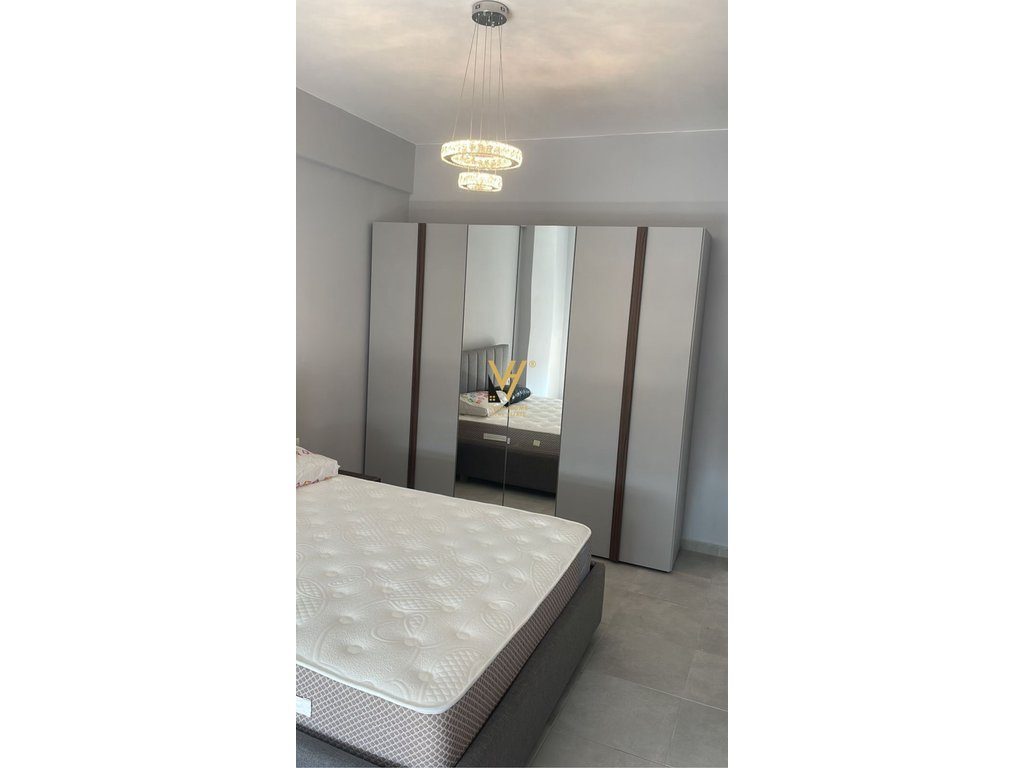 JEPET APARTAMENT 2+1+2+BLK ME QERA TE MARTENITETI I RI 700 EURO 2
