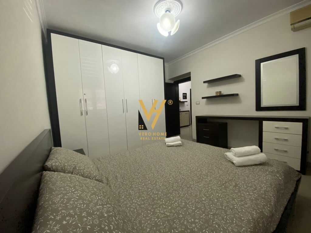Shitet Apartament 3+1 te Pazari i Ri 90 m2 3