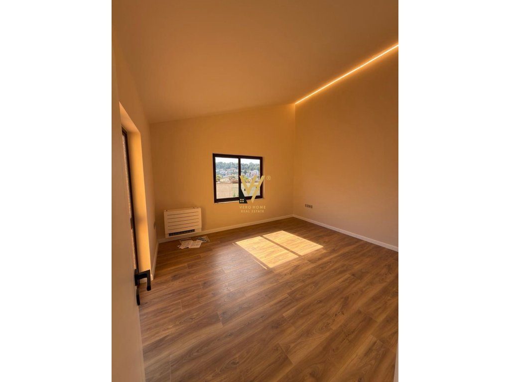 JEPET AMBIENT BIZNESI 170 M2 TE VILAT GJERMANE 1.900 EURO 3