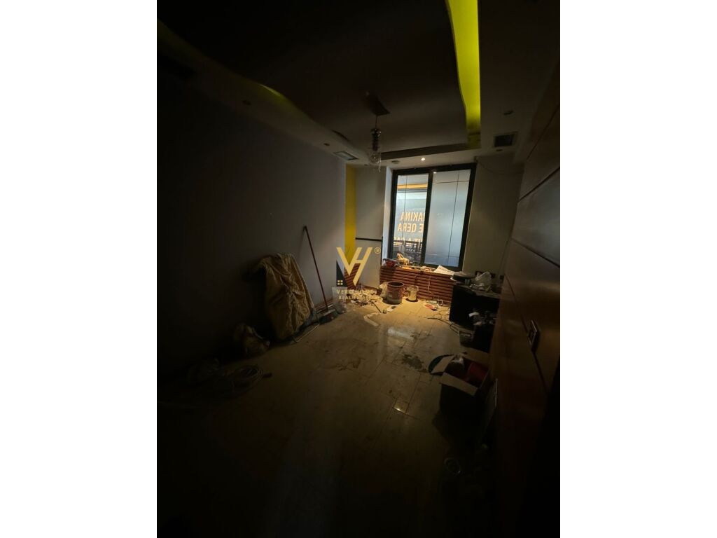 Jepet zyre me qera te Rruga e Kavajes 200 m2