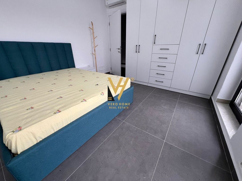 JEPET APARTAMENT 3+1+2 ME QERA TE KODRA E DIELLIT 1 1.000 EURO 4
