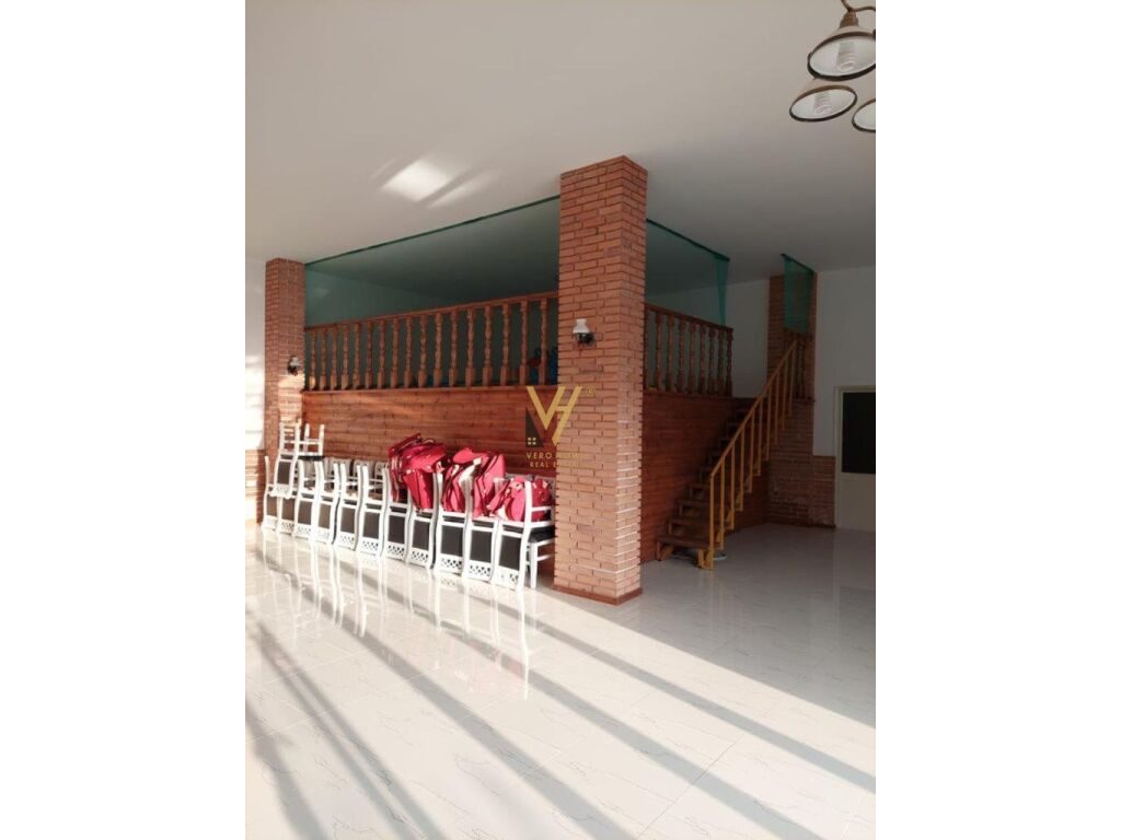 Shitet ambient biznesi te Ish Uzina Autotraktorve 2200m2 4