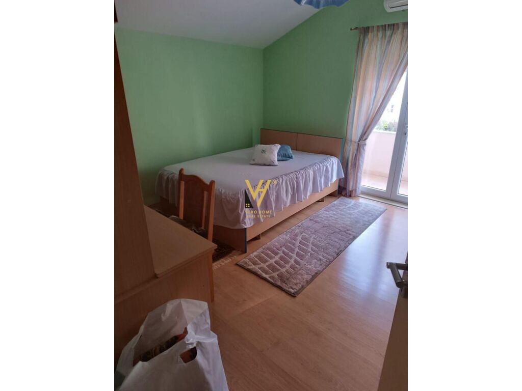Jepet Apartament 2+1+2+ballkon me qera te 21 Dhjetori 147 m2 3