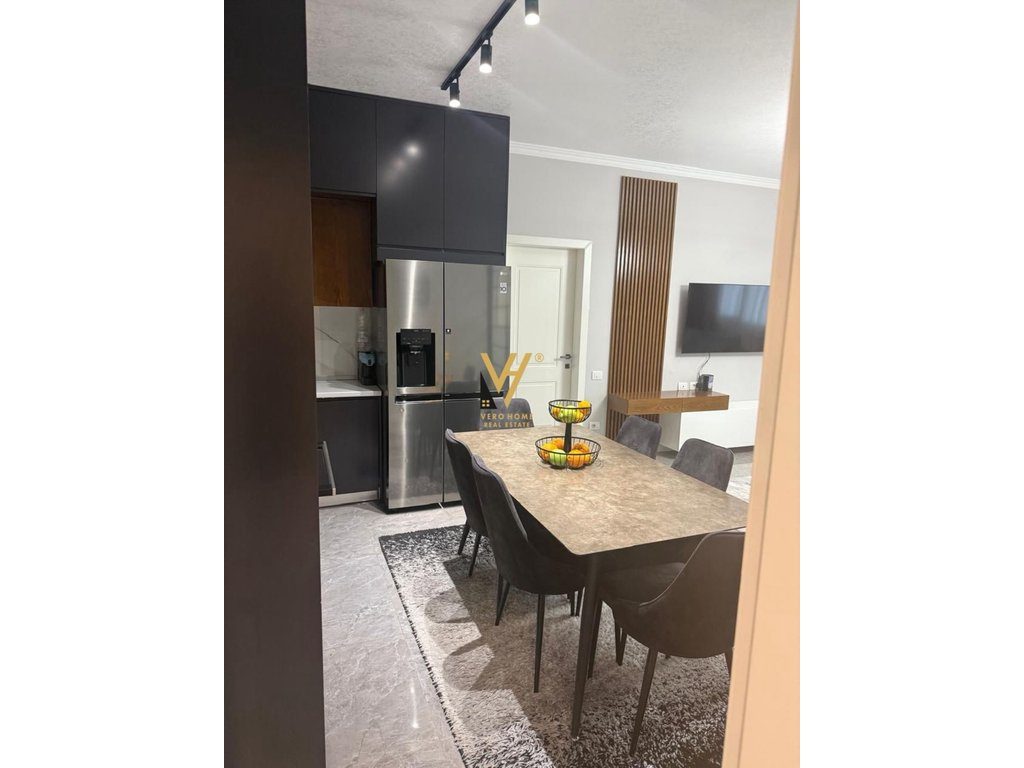 JEPET APARTAMENT 2+1+2 ME QERA PRANE TEG 700 EURO 2