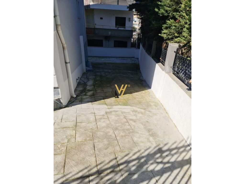 SHITET GODINE TRE KATESHE NE SHKOZE 730.000 EURO 3