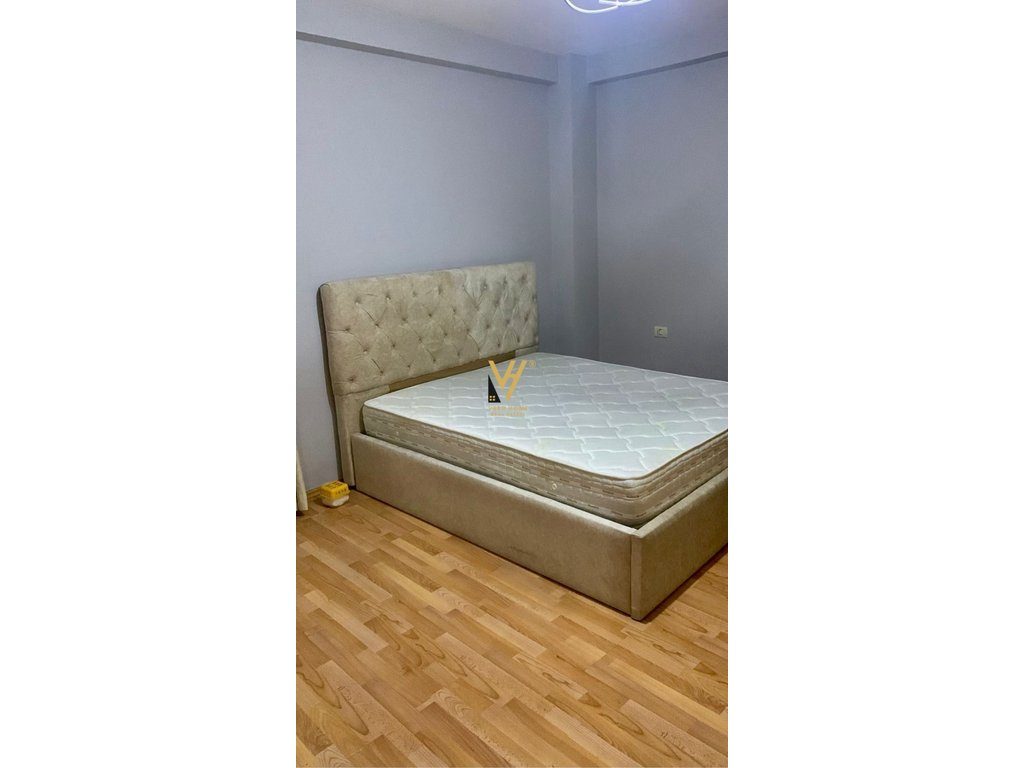 JEPET APARTAMENT 2+1 ME QERA TE KODRA E DIELLIT 550 EURO 4