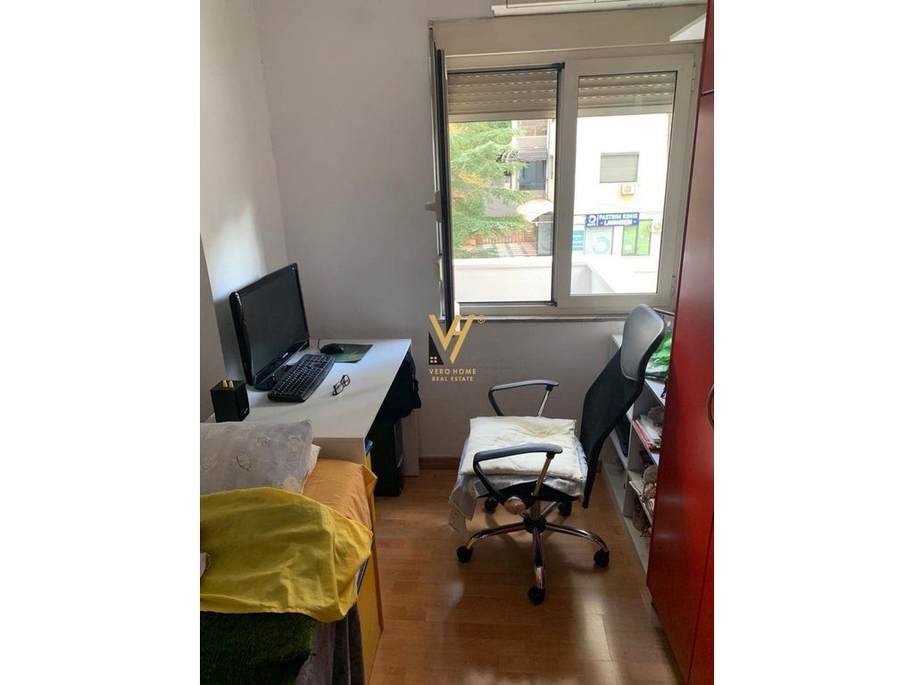 JEPET APARTAMENT 3+1+2+BLK ME QERA TE LIQENI ARTIFICIAL 1.200 EURO 3