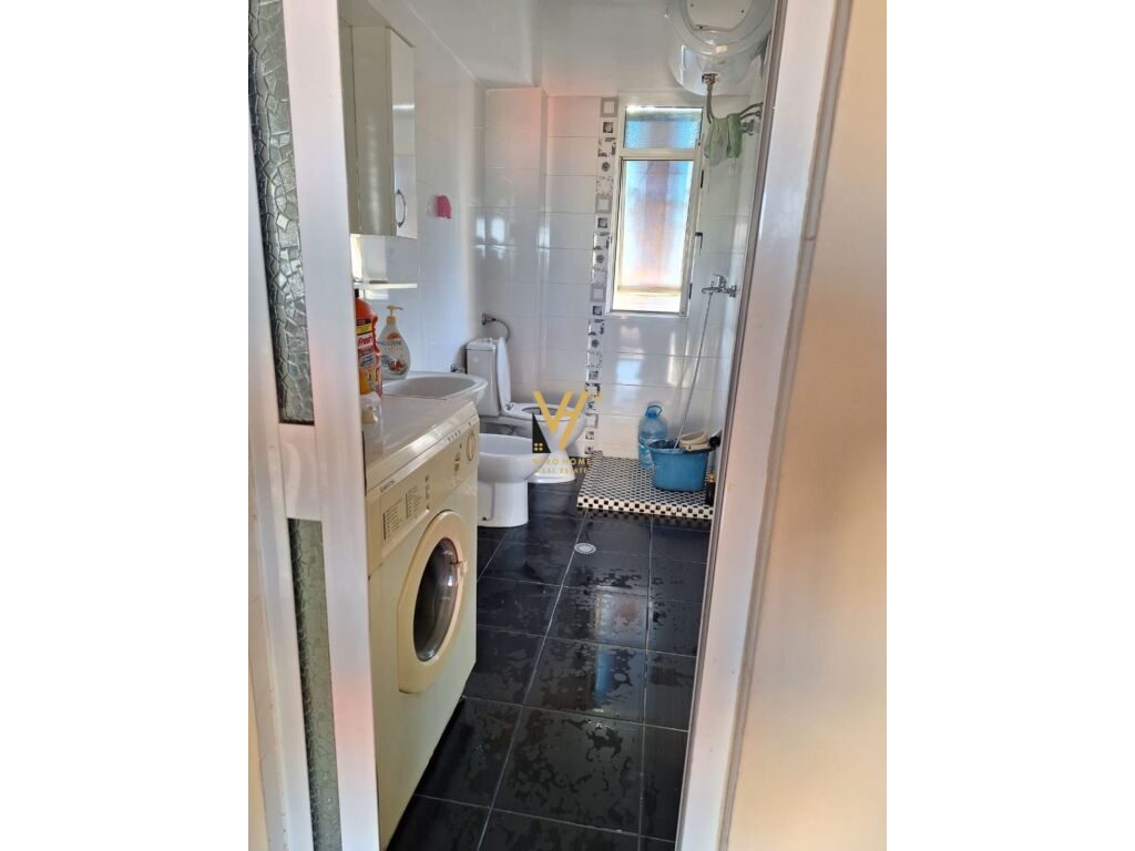 Shitet Apartament 1+1 pran Spitalit Amerikan , Durres 57 m2