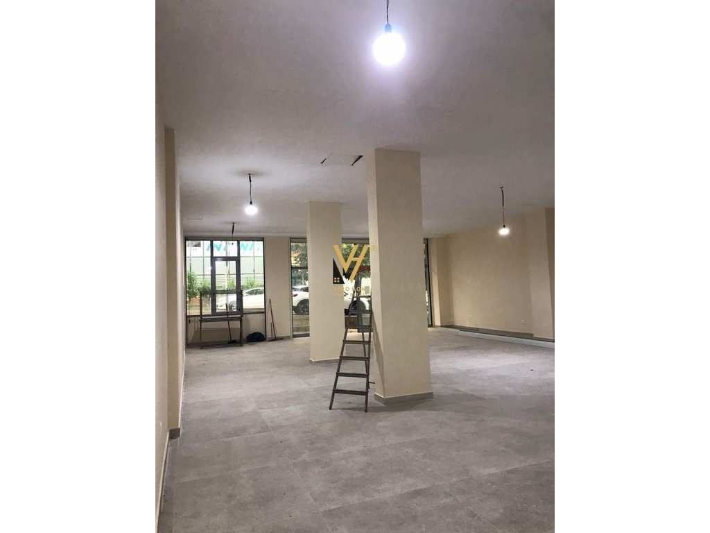 JEPET AMBIENT BIZNESI 157 M2 ME QERA NE FRESK 1.000 EURO 3