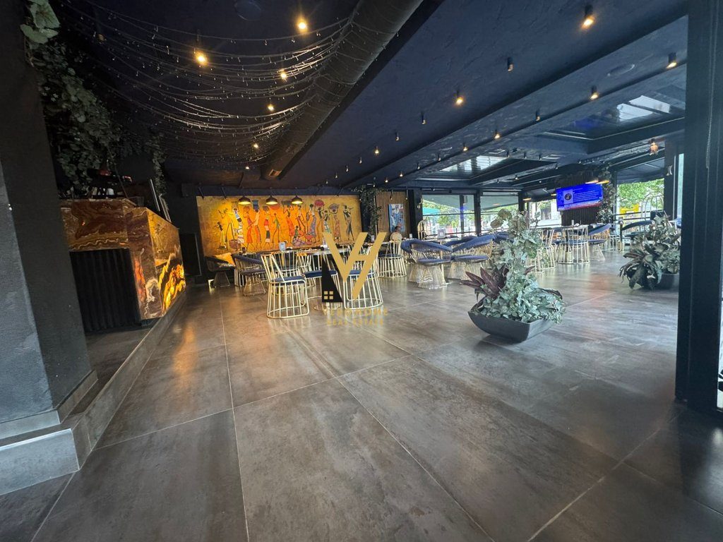 SHITET LOKAL I INVESTUAR 280M2 NE ELBASAN 700.000 EURO