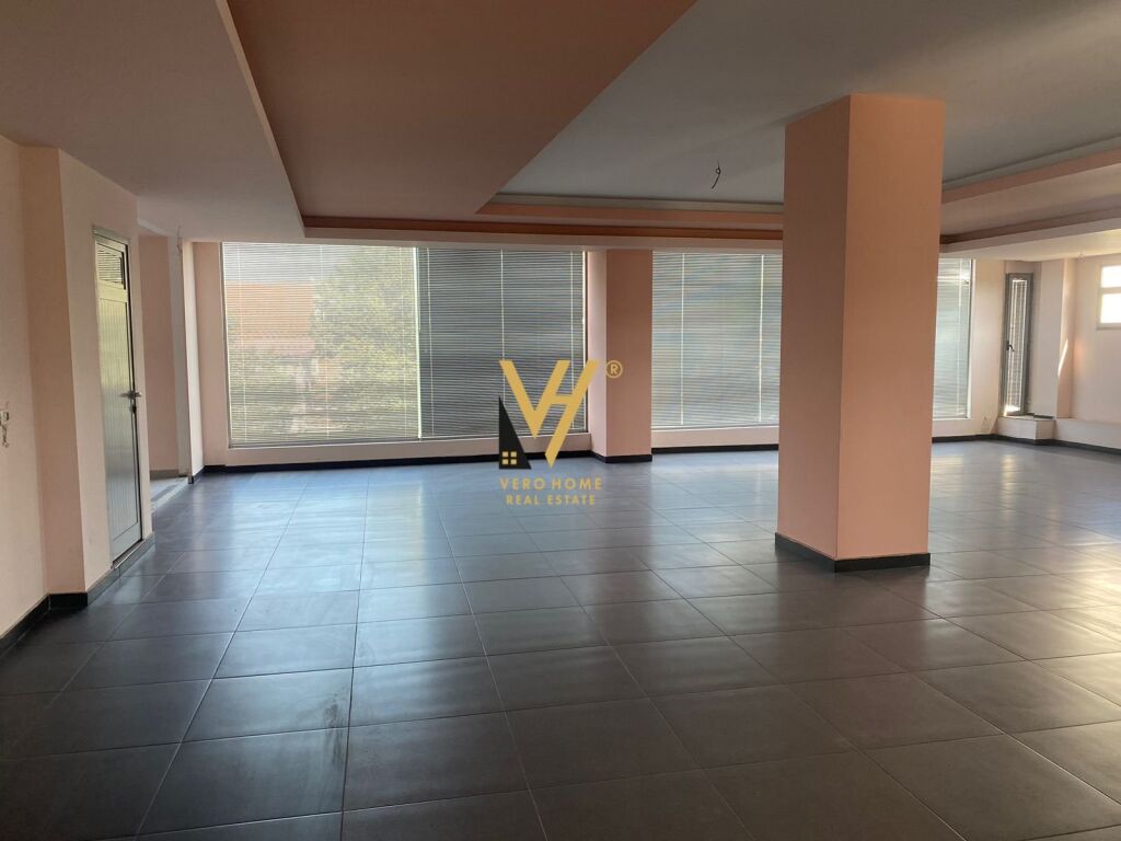 Jepet ambjent me qera te Rruga Siri Kodra 145 m2 2