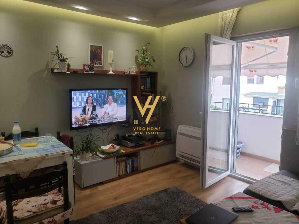 Shitet Apartament 3+1+ballkon te Rruga e Elbasanit 90 m2 3