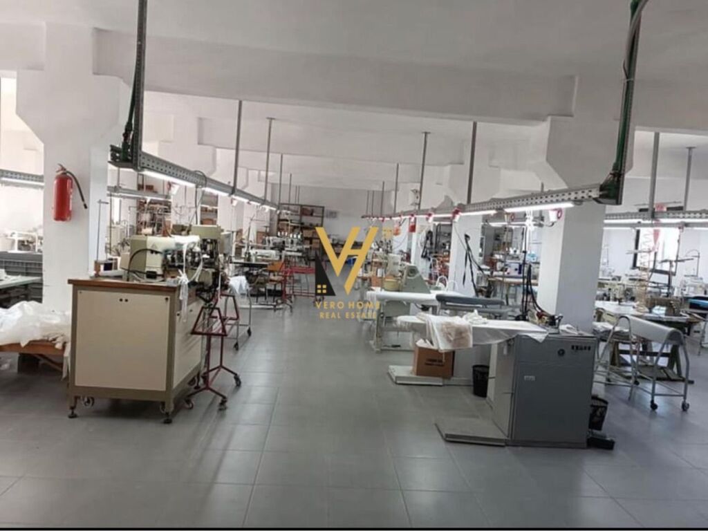 Jepet Magazine me qera ne Kombinat 400 m2 3