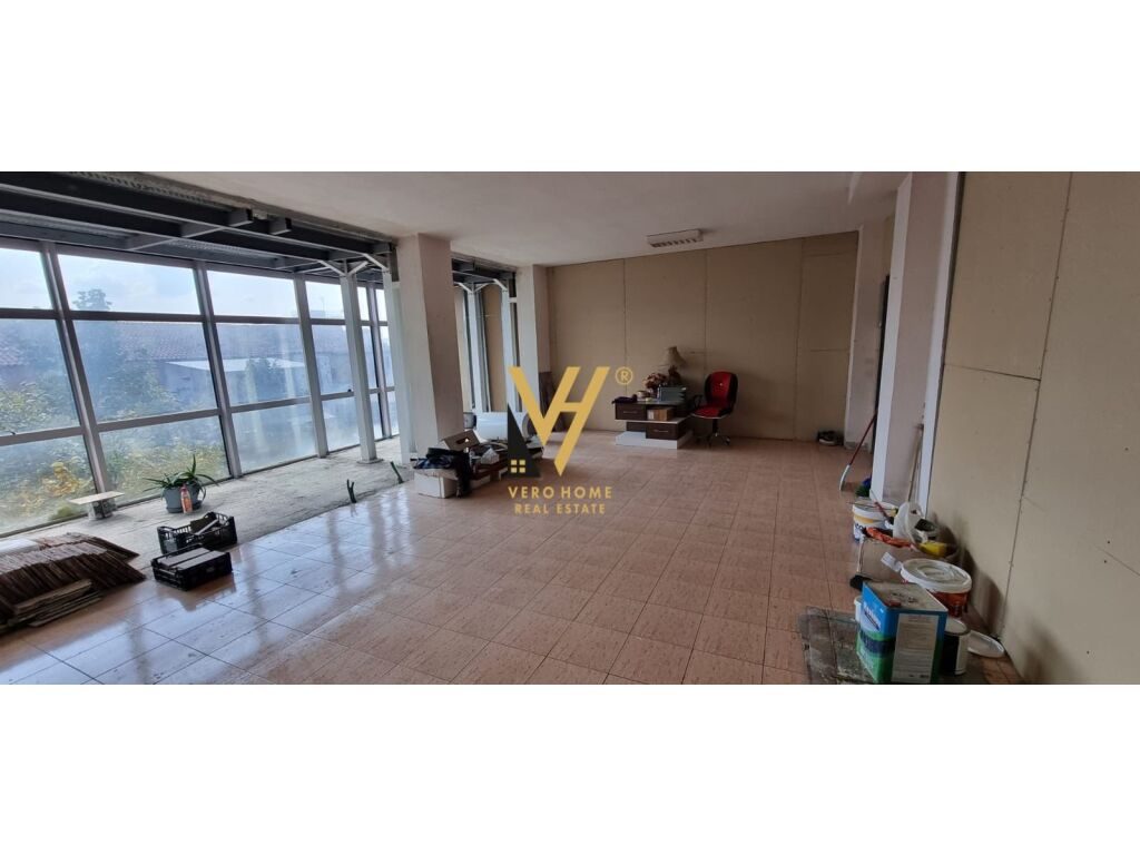 Jepet ambjent komercial me qera ne Kinostudio 250 m2 3