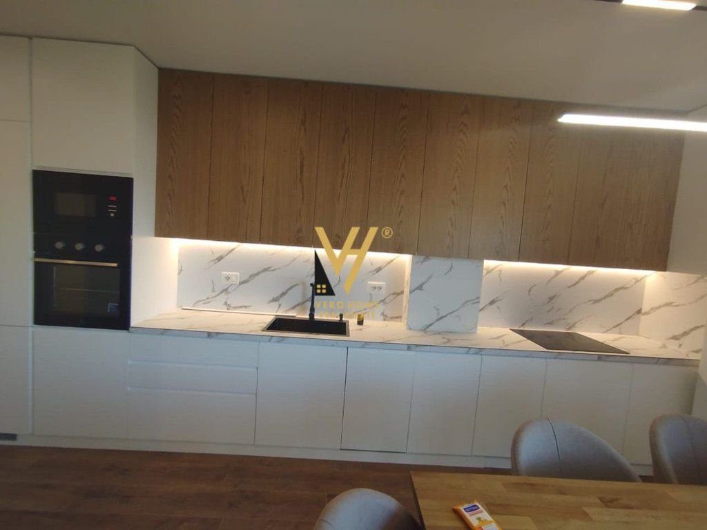 JEPET APARTAMENT 2+1+2+BLK ME QIRA TE KODRA E DIELLIT 1.300 EURO 2