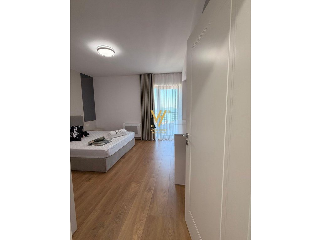 JEPET APARTAMENT 2+1+2+BLK ME QERA NE VLORE 1.500 EURO 3