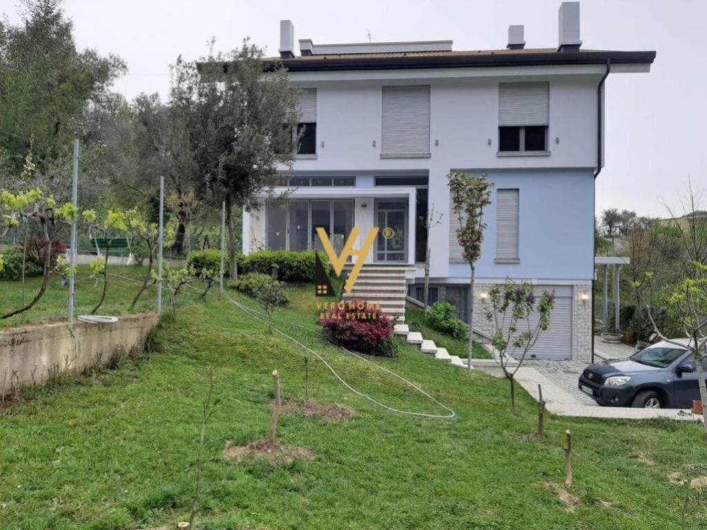 Jepet vile kater katshe me qera te Dajt 350 m2 3