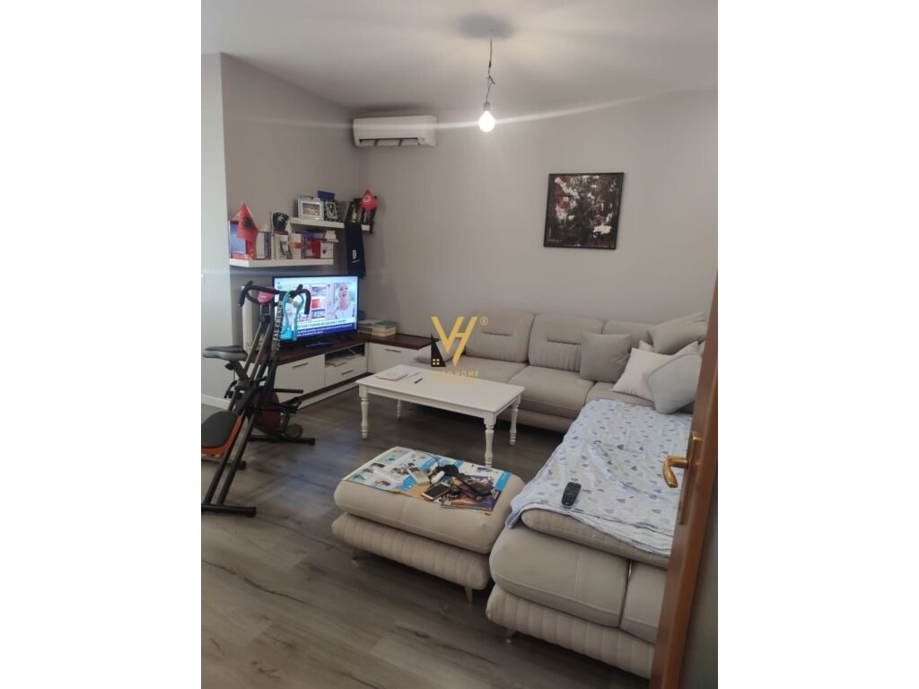 Jepet Apartament 1+1+ballkon me qera te Qendra Kristal 72 m2
