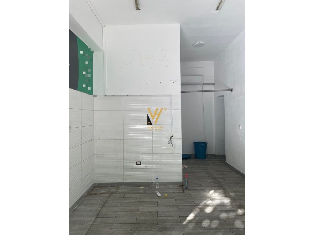 JEPET AMBIENT BIZNESI 25 M2 ME QIRA TE RRUGA BARDHYL 69.000 LEKE 2
