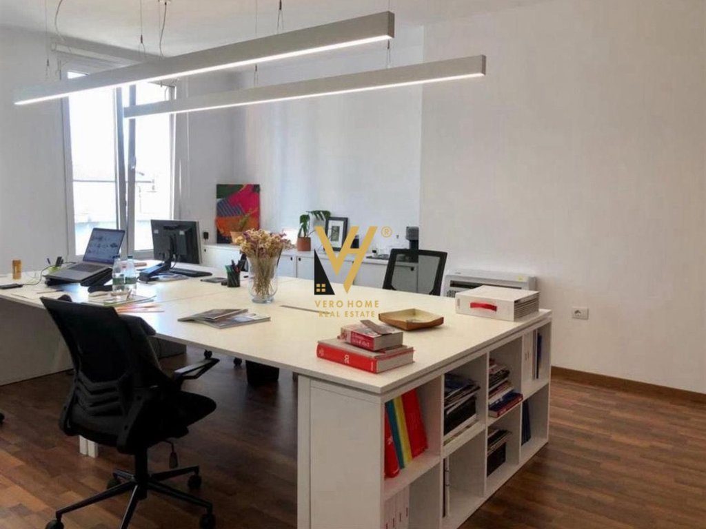 JEPET ZYRE 57 M2 ME QERA TE ATSH, RRUGA E ELBASANIT 1.000 EURO 3