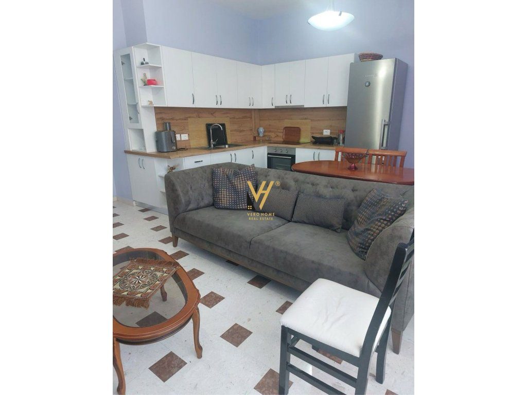 JEPET APARTAMENT 3+1+BLK ME QERA TE SHESHI AVNI RUSTEMI 800 EURO