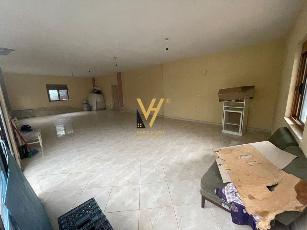JEPET MAGAZINE 130M2 ME QERA TE VARRI BOMIT 400 EURO 3