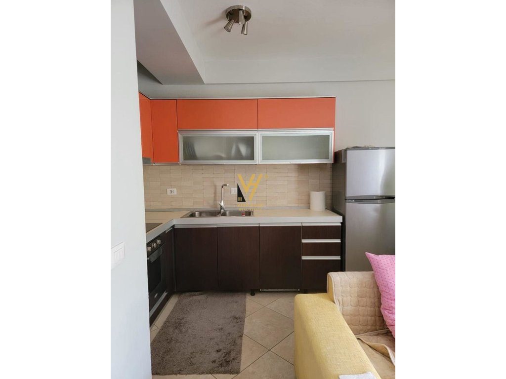 JEPET APARTAMENT 1+1+BLK ME QERA TE ALI DEMI 45.000 LEKE 3