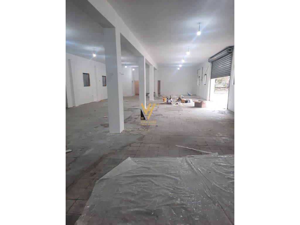 JEPET MAGAZINE 306 M2 ME QERA TE KAFJA E RREMES 150.000 LEKE