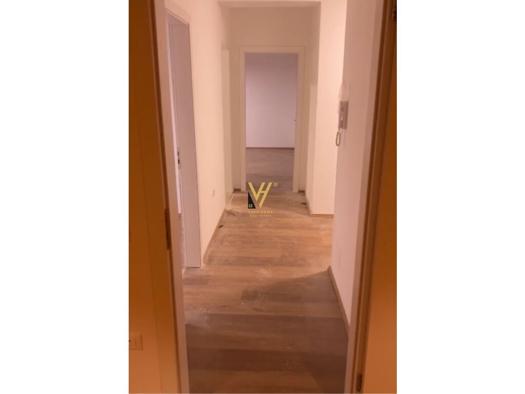 Jepet Apartament 2+1+2+posta parkimi me qera te Unaza e Re 100 m2 2