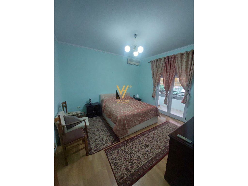 JEPET APARTAMENT 3+1+2+BLK ME QERA TE RRUGA BARDHYL 60.000 LEKE 3