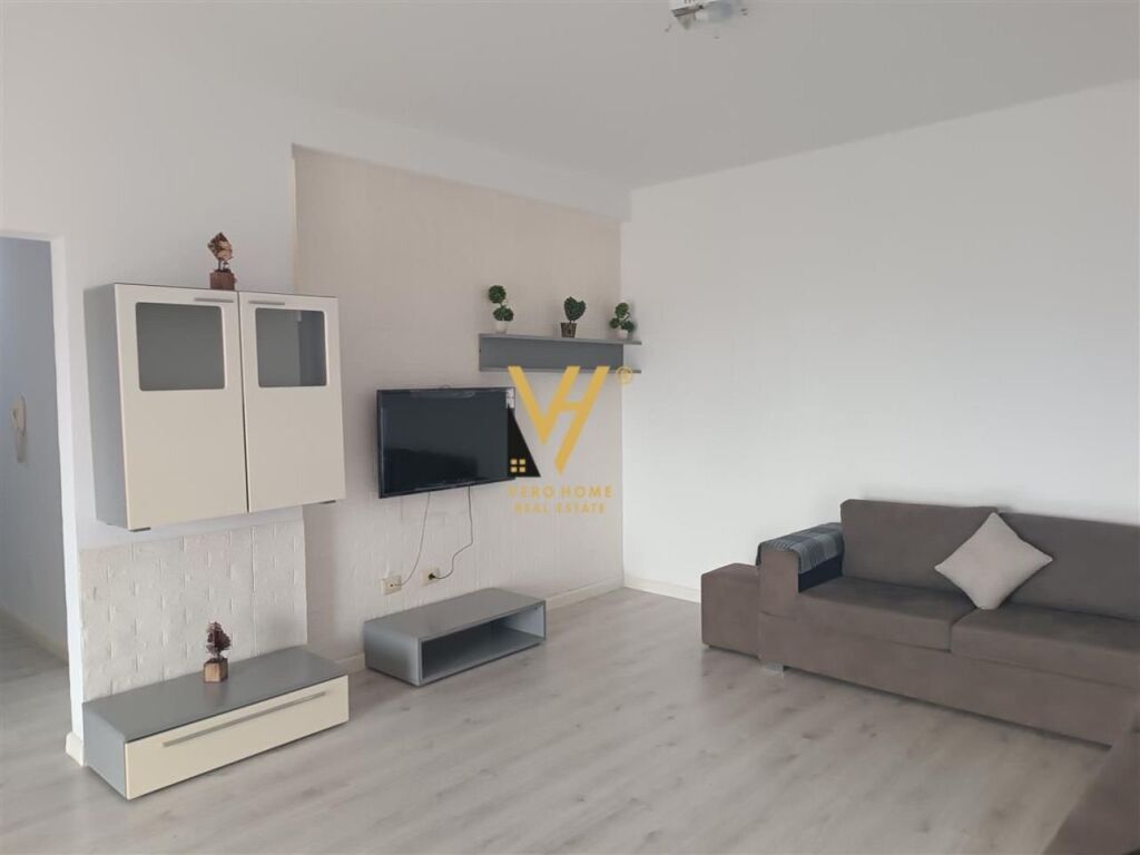 Jepet Apartament 3+1+2+ballkon me qera te Top Channel , Mezez 175 m2 3