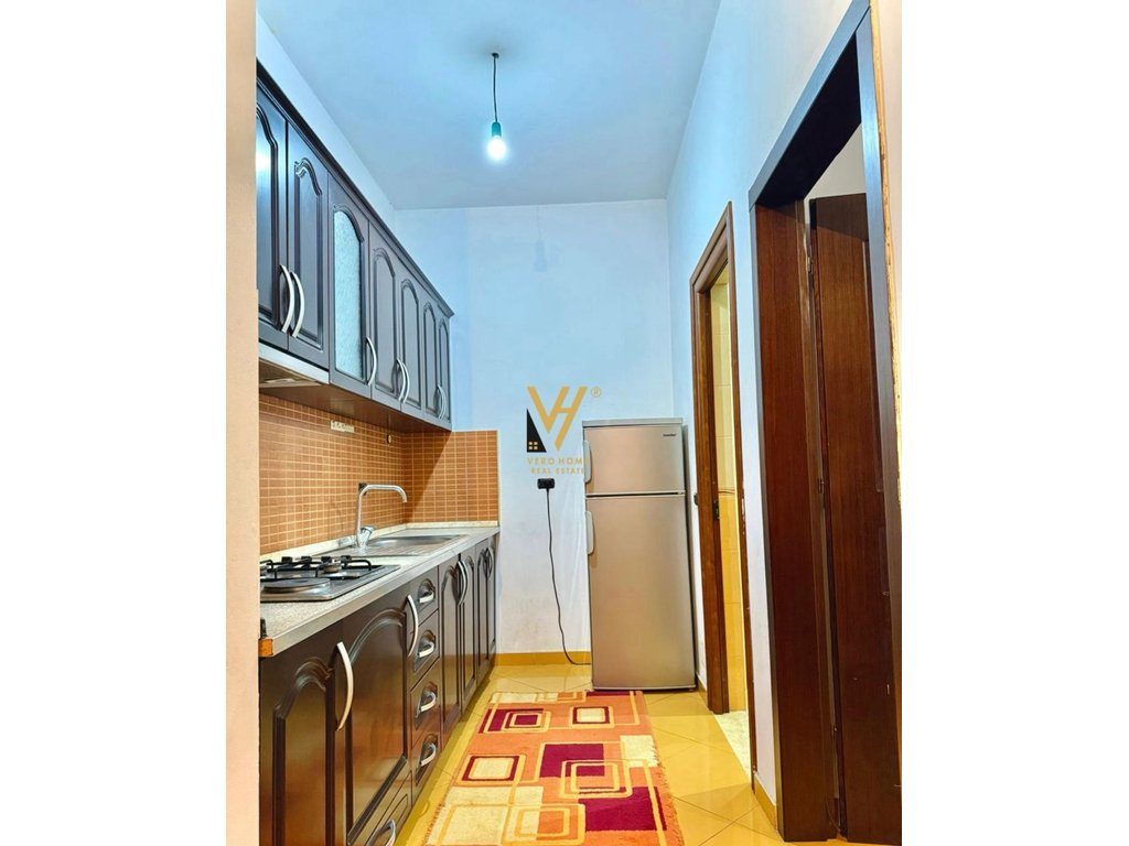 JEPET APARTAMENT 1+1 ME QIRA TE 21 DHJETORI 45.000 LEKE 2