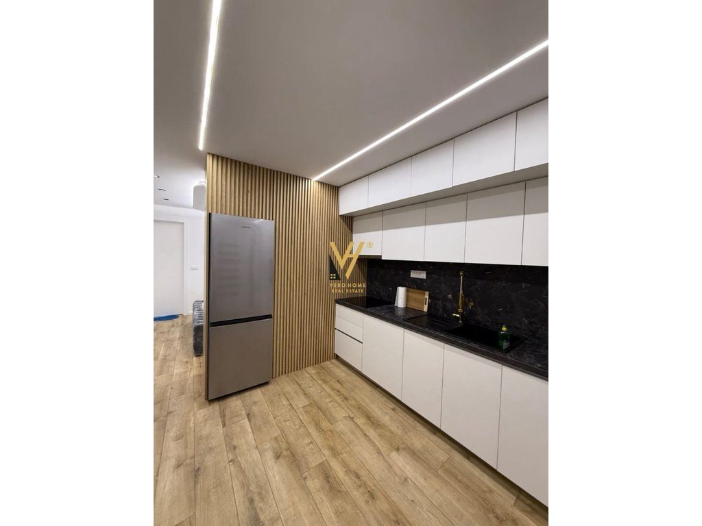 JEPET GARSIONERE 50 M2 ME QIRA TE 21 DHJETORI 550 EURO