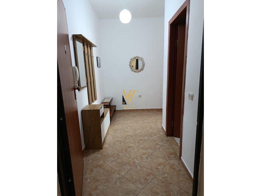 JEPET APARTAMENT 1+1 ME QERA TE RR. RIZA CEROVA 50.000 LEKE 4