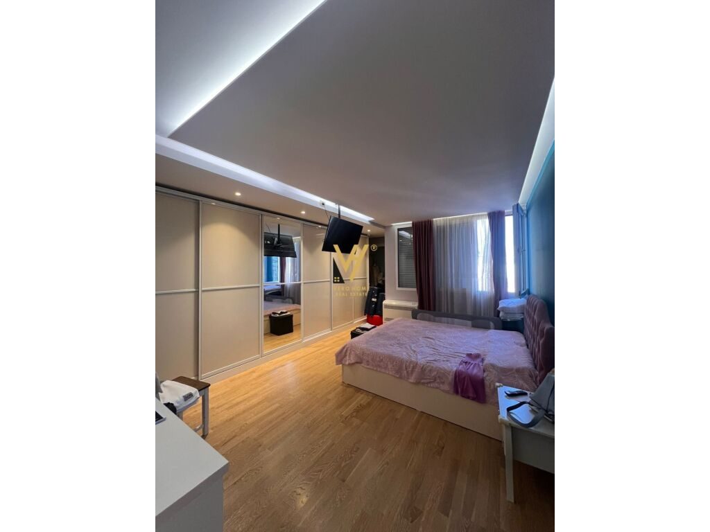 Jepet Apartament 2+1+2+ballkon me qera ne Qender 169 m2 3