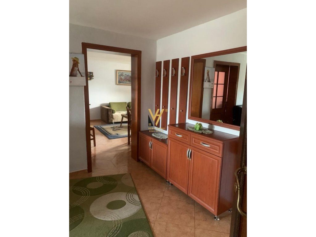 JEPET APARTAMENT 3+1+BLK ME QERA TE PAZARI I RI 65.000 LEKE 3